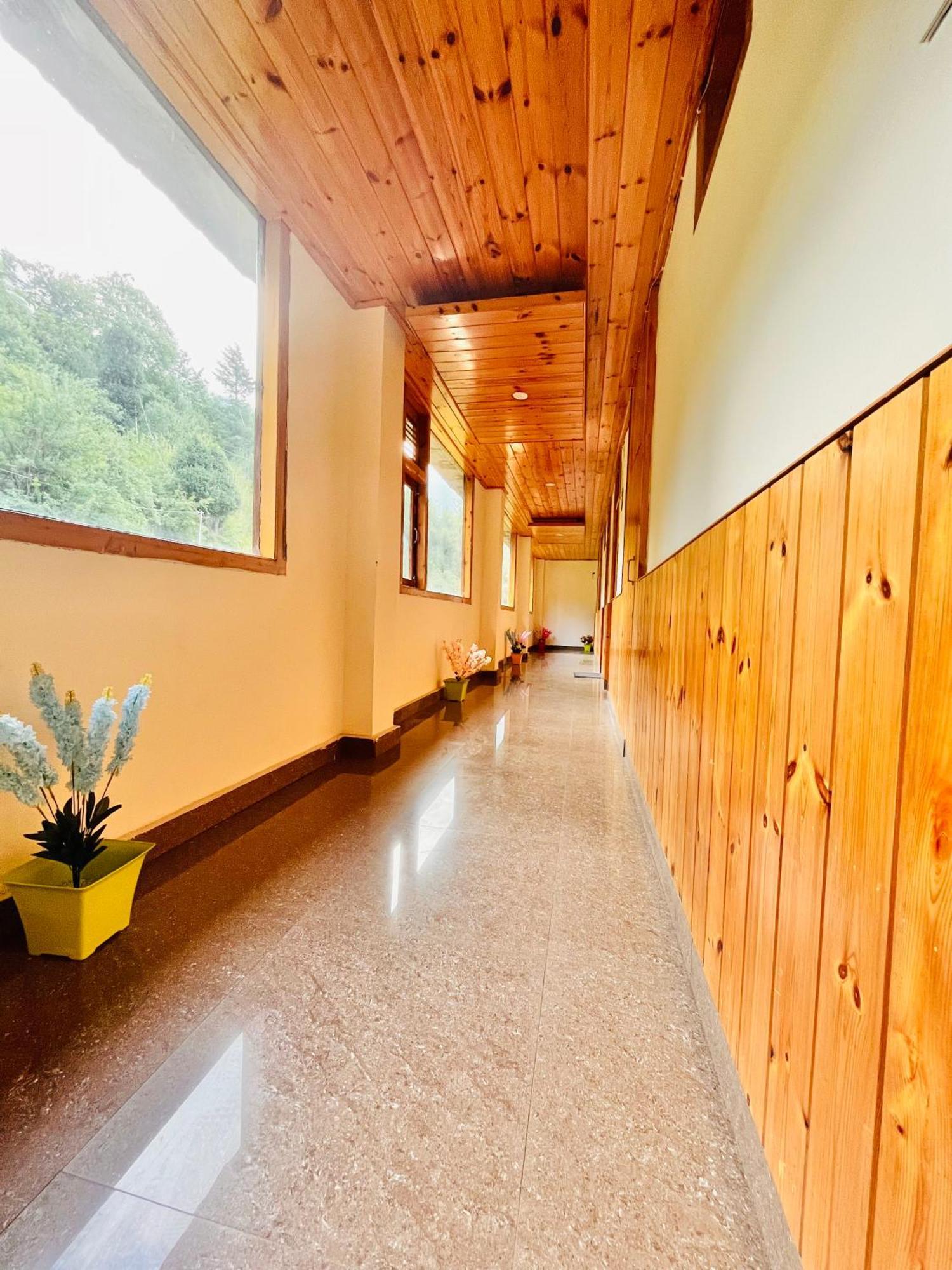 Himalayan Riverside Resort, Manali Exterior foto